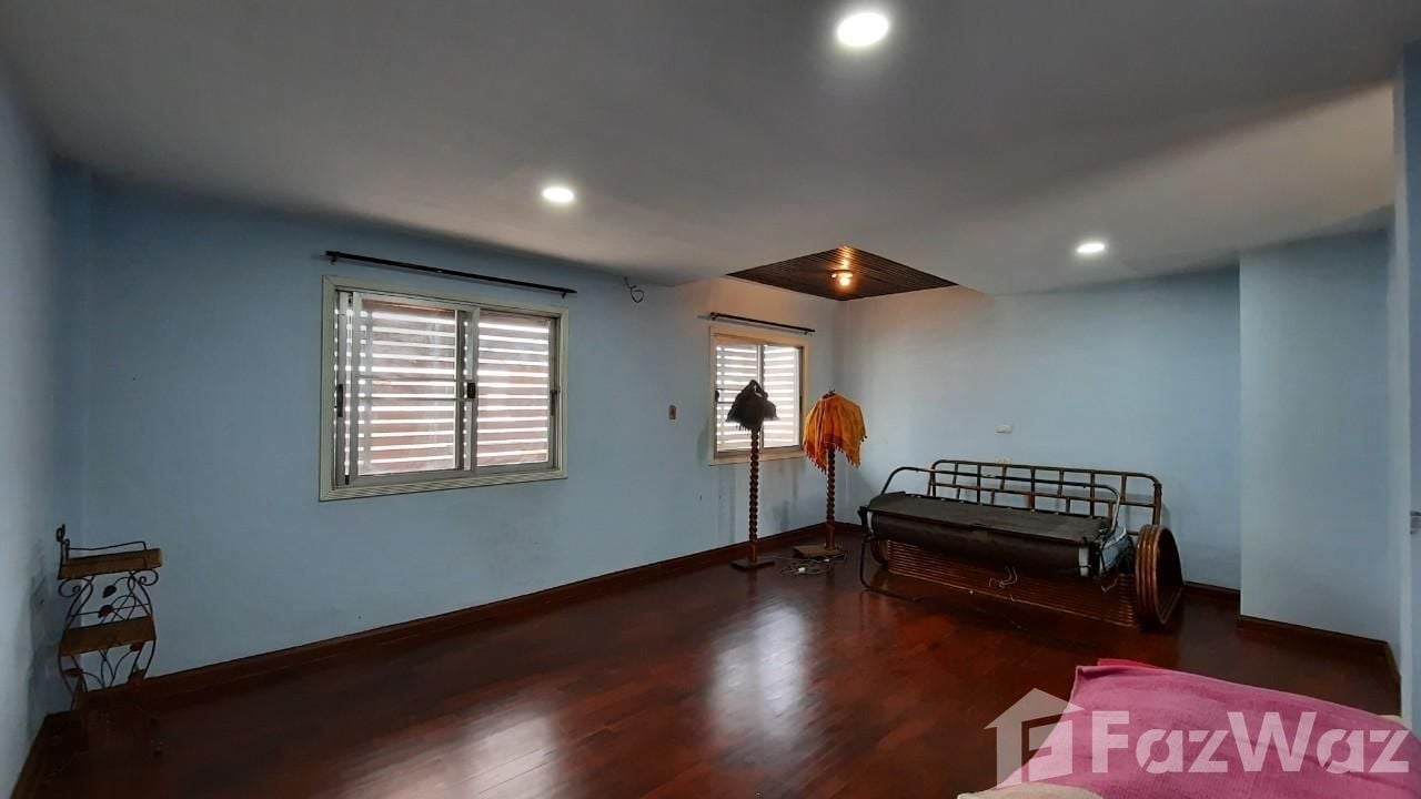 รูป เช่า / ขายด่วน ทาวน์เฮ้าส์ 4 ชั้น ม.วราธรวิลล์ พัฒนาการ 44 1647252 - รูปที่ 42/54