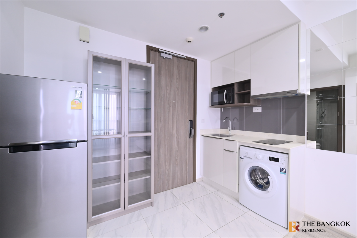 picture Ideo Mobi Asoke Move-in Ready, Just Bring Your Bags near MRT Phetchaburi Station - 1/10