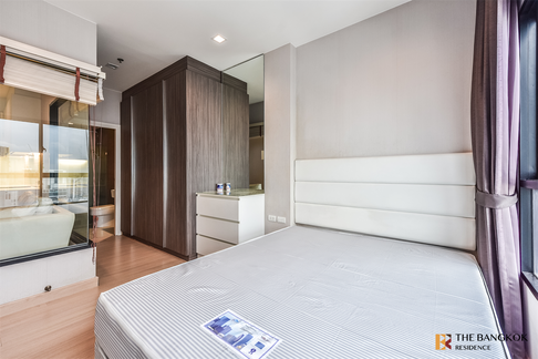 Ideal City Living at a Great Price Urbano Absolute Sathon-Taksin near BTS Krung Thonburi