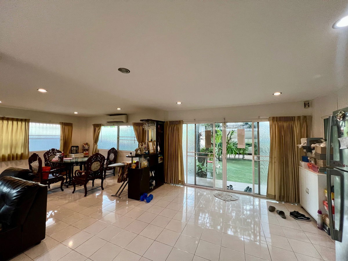 picture For Sale: 3-Storey Detached House on Prime Sukonthasawat Road with Expansive Garden Space – Ideal for Large Families, - 14/37