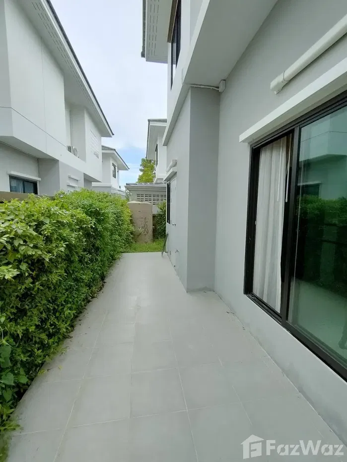 picture House for Sale and Rent at H Living Village near Motor way 2013687 - 12/12