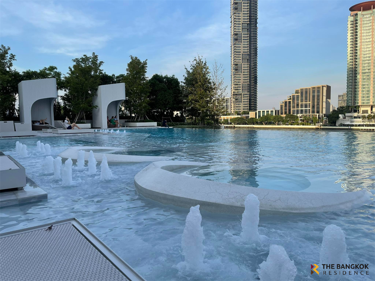 picture Chapter Charoennakhorn-Riverside Condo with the Best Location - 10/10