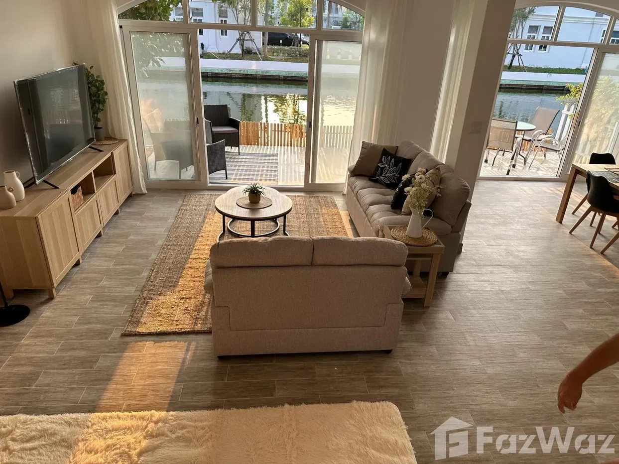 picture A beautiful 4-bedroom townhouse with a stunning lake view 5685493 - 21/35