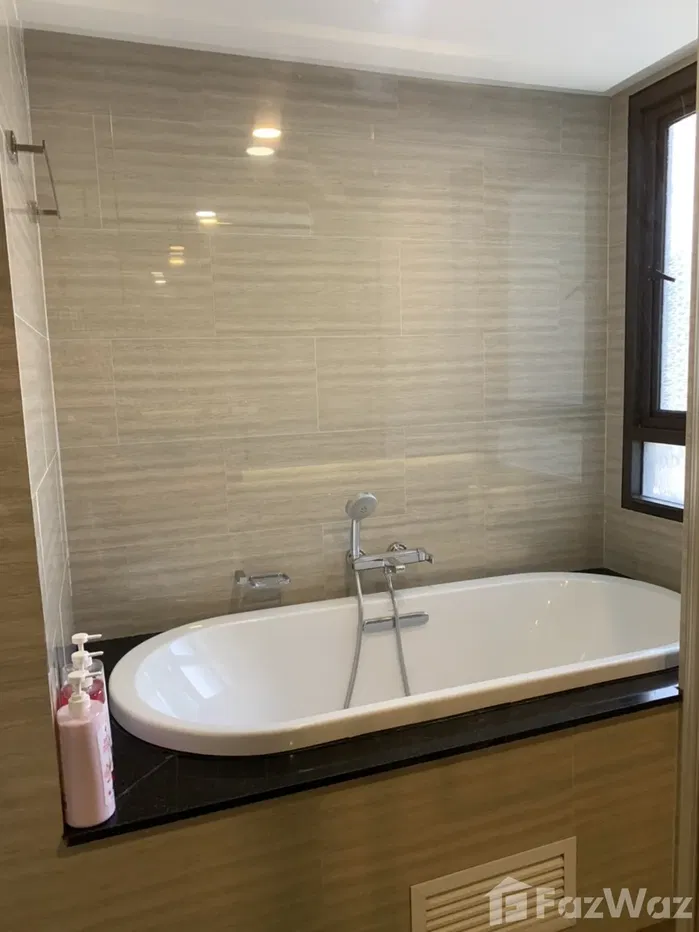picture 2 Bedroom Condo for rent at Klass Langsuan 660556 - 5/12