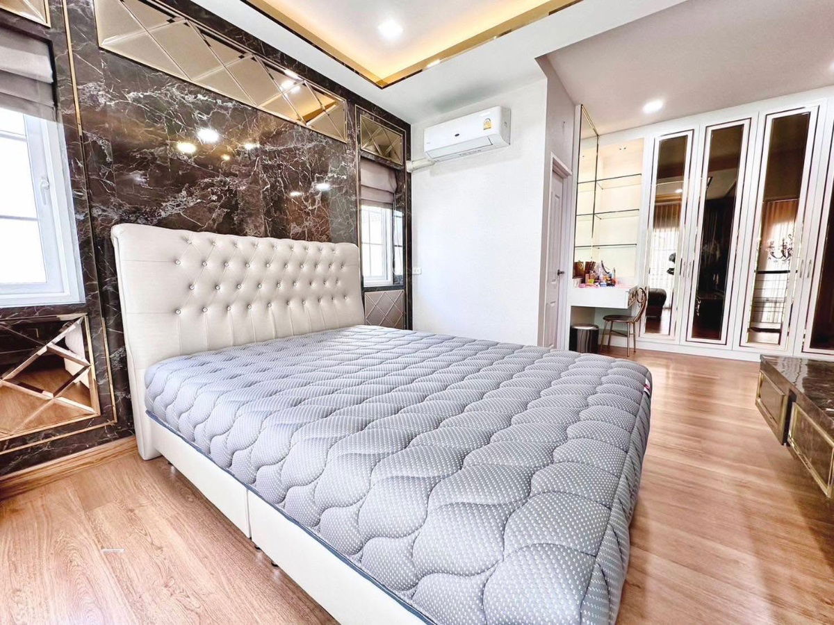 รูป บ้านเดี่ยวให้เช่า ✨ Golden Neo Bangna-Suan Luang ✨ 4 ห้องนอน 3 ห้องน้ำ เฟอร์นิเจอร์ และ เครื่องใช้ไฟฟ้าครบ  - รูปที่ 3/11