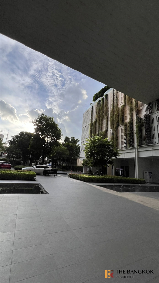 picture The Saint Residences Ultimate Luxury Lifestyle with Convenience near MRT Phahonyothin Station - 5/10