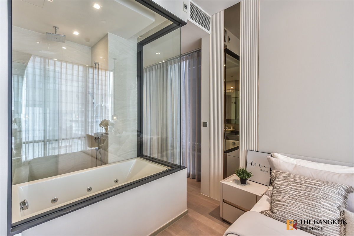 picture Ashton Silom near BTS Chong Nonsi Ideal City Living at a Great Price - 9/10