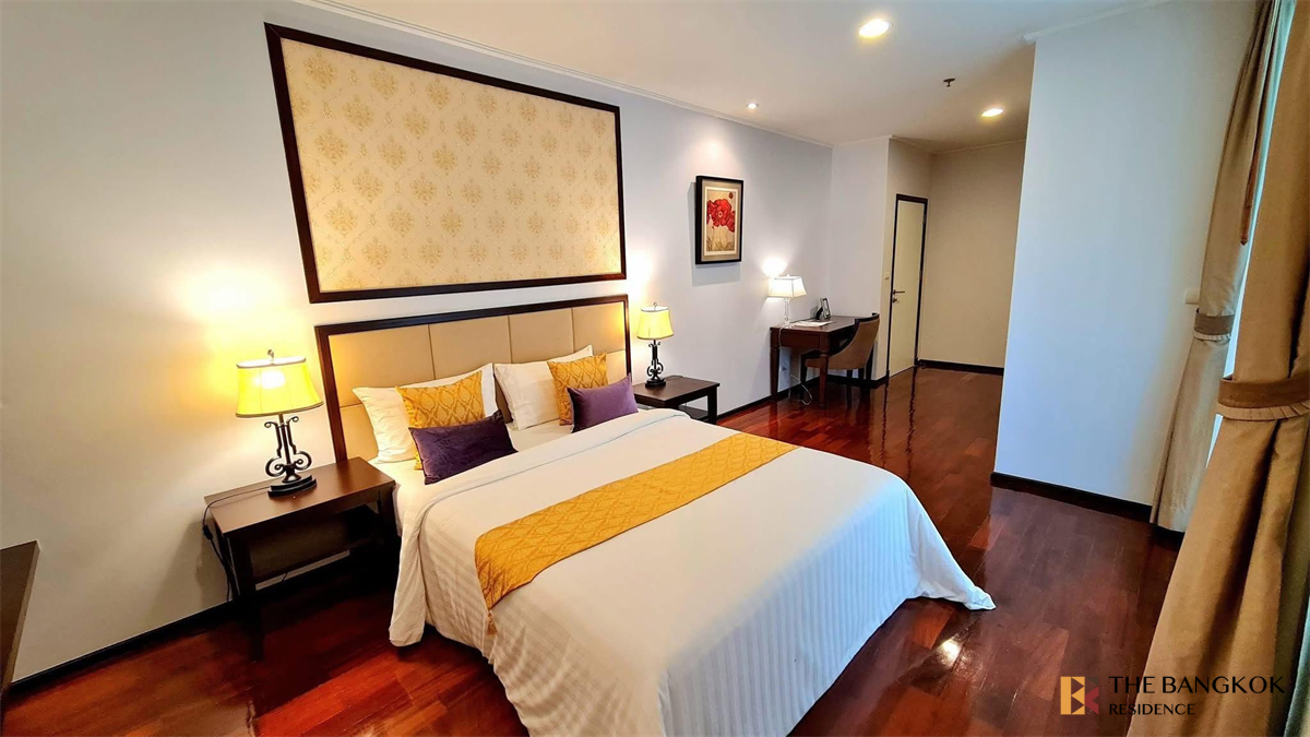 picture Luxury Condo at Special Price Piyathip Place - 5/10