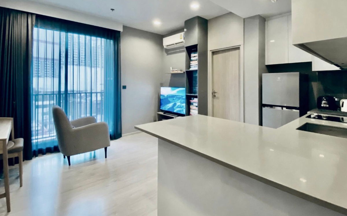 picture M Thonglor                        10 - 3/9