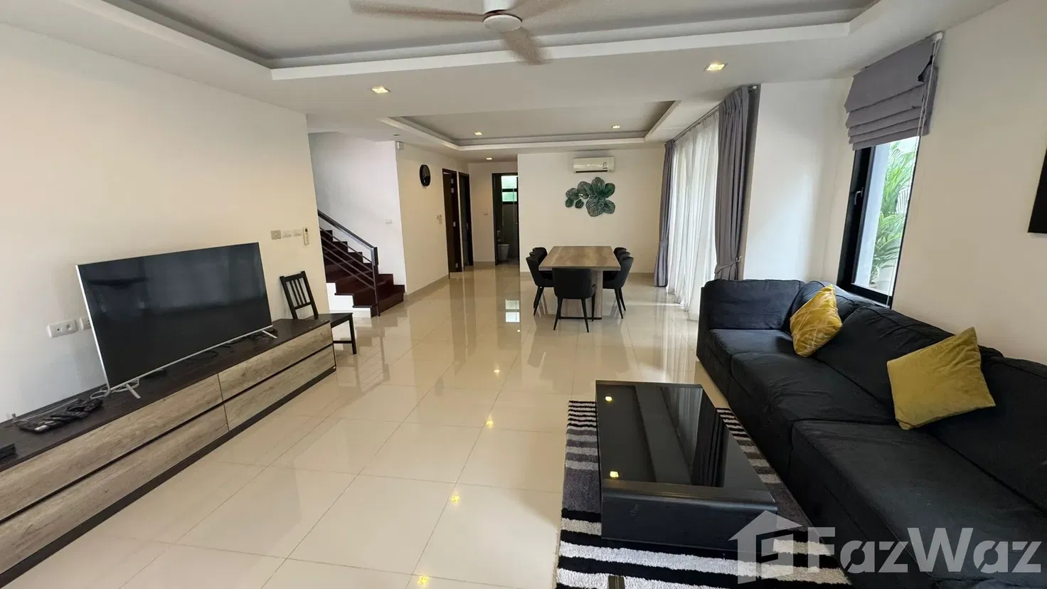 picture Contemporary 5-Bedroom Laguna Park Townhouse with Private Gr 5716928 - 6/28