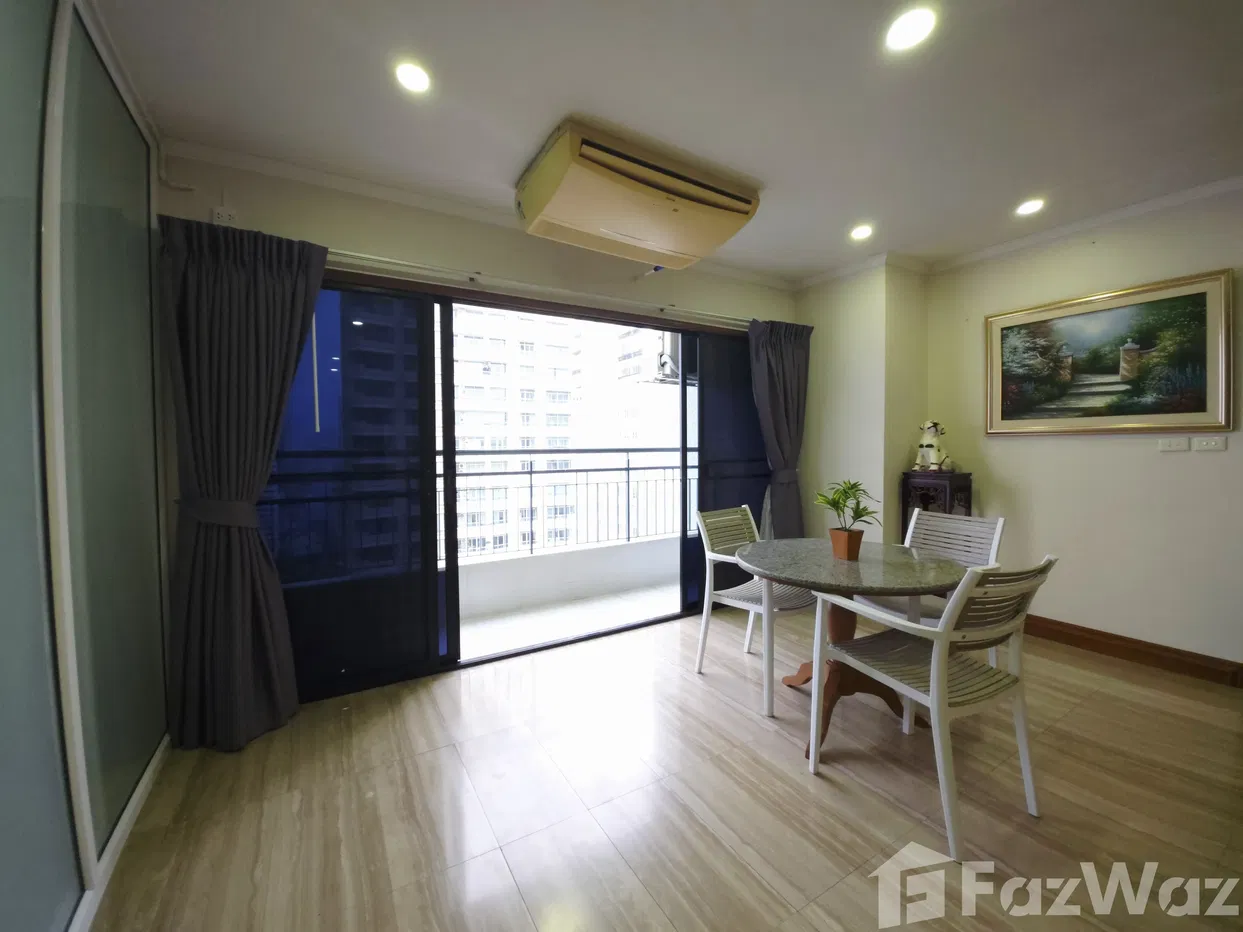 picture Spacious Corner Unit in Prime Sukhumvit Soi 11 5714526 - 7/18