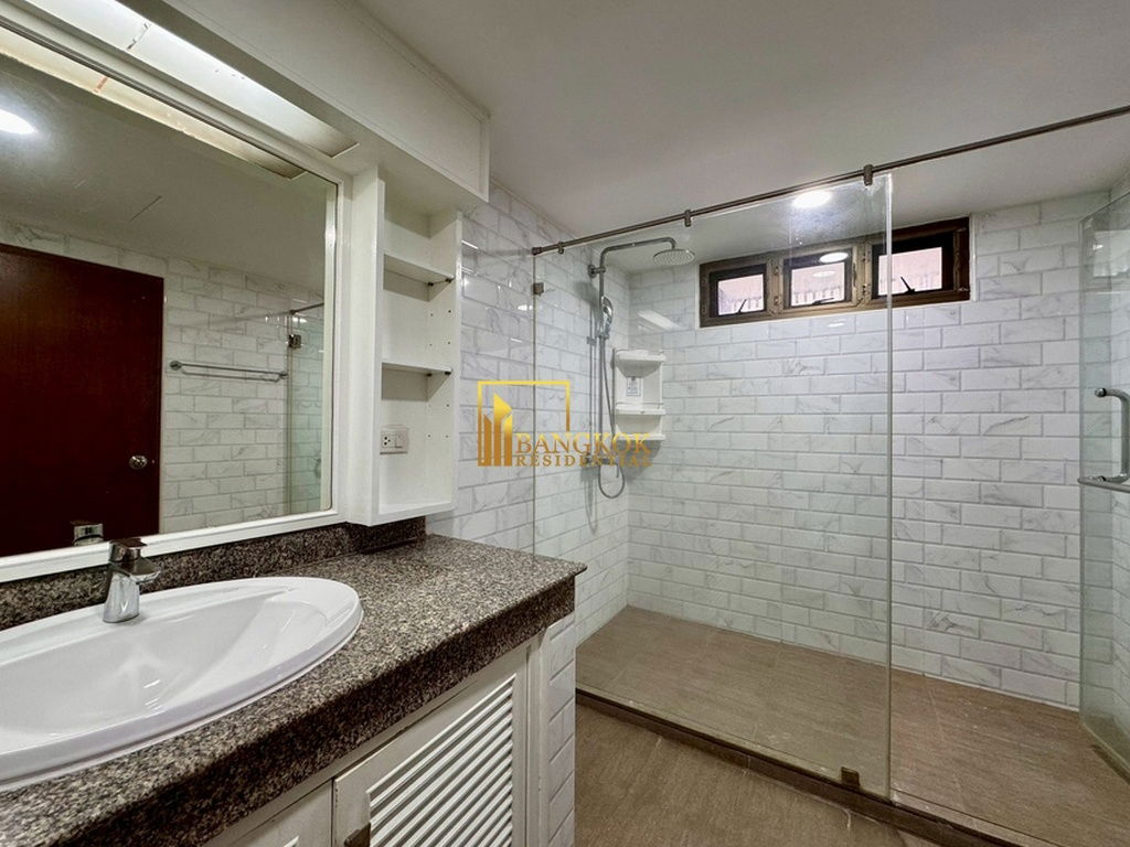 picture Expansive 3 Bedroom Duplex Apartment in Phrom Phong Area - BR21310AP - 23/51