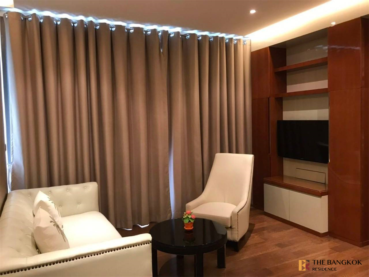 picture The Address Sukhumvit 28 Private Unit, Fully Equipped Common Area near BTS Phrom Phong - 4/10