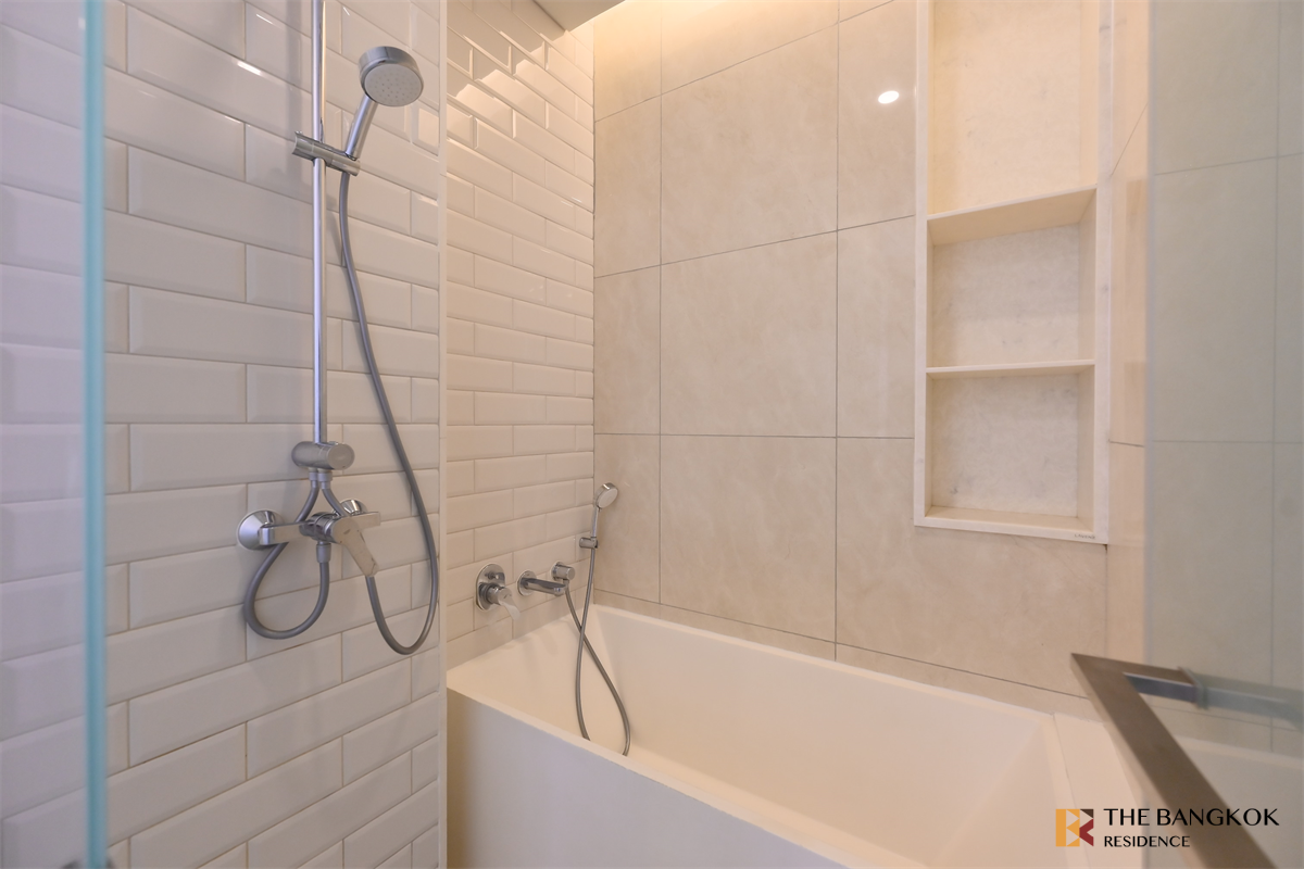 picture Siamese Exclusive Sukhumvit 42 near BTS Ekkamai Move-in Ready, Just Bring Your Stuff - 3/10