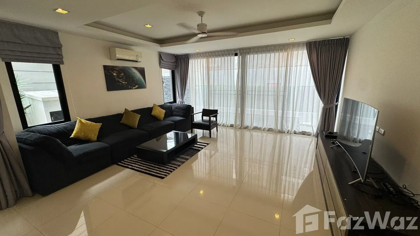 picture Contemporary 5-Bedroom Laguna Park Townhouse with Private Gr 5716928 - 5/28
