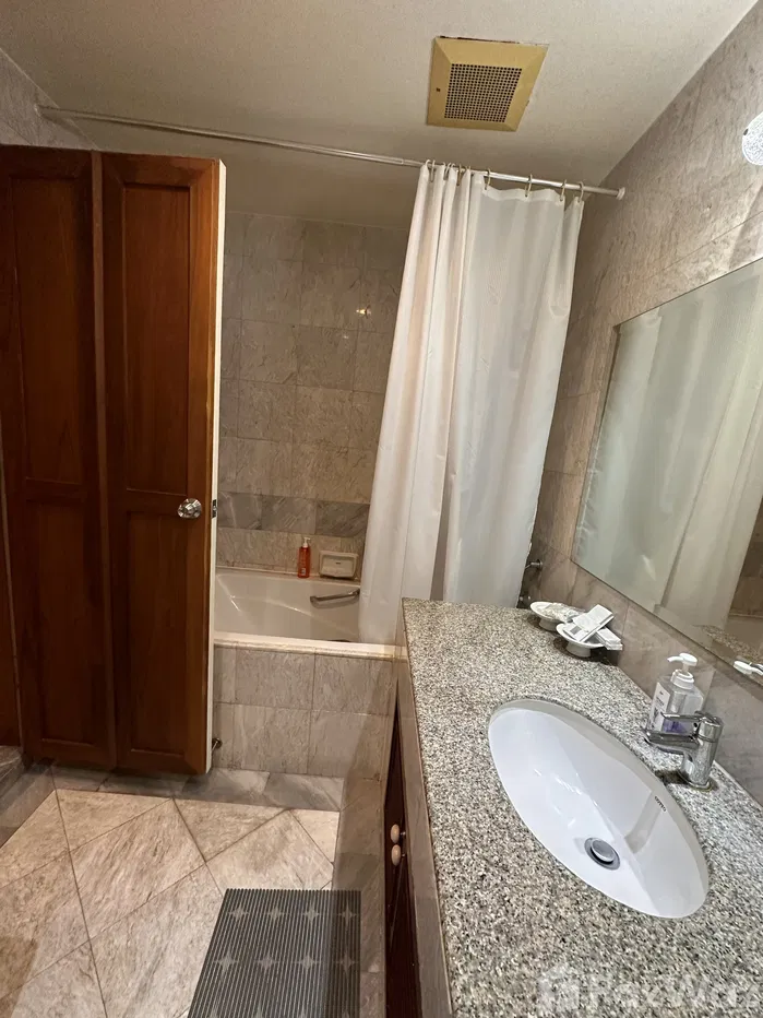 picture Soothing 43SqM Condo: Baan Ploenchit, Lumphini, Bangkok 1394918 - 8/8