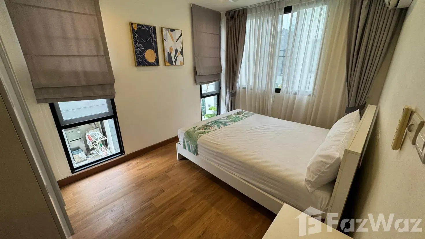 picture Contemporary 5-Bedroom Laguna Park Townhouse with Private Gr 5716928 - 21/28