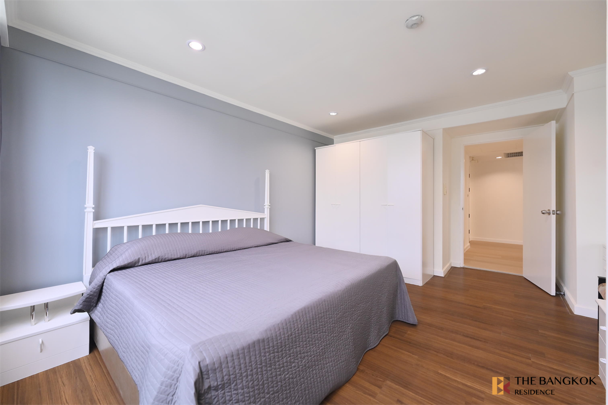 picture Lake Avenue Elevate Comfort at an Unbeatable Price - 3/10