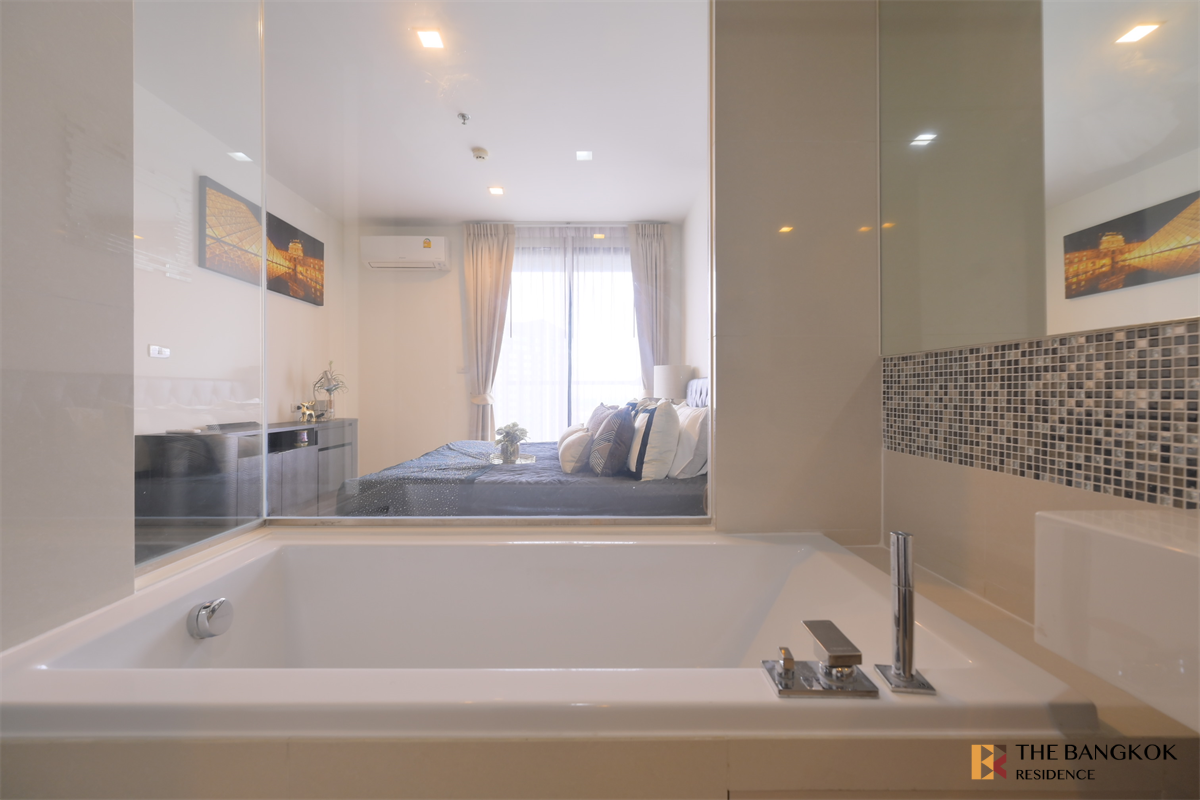 picture Convenient Travel, Great Value per Square Meter RHYTHM Sukhumvit 44/1 near BTS Phra Khanong - 7/10