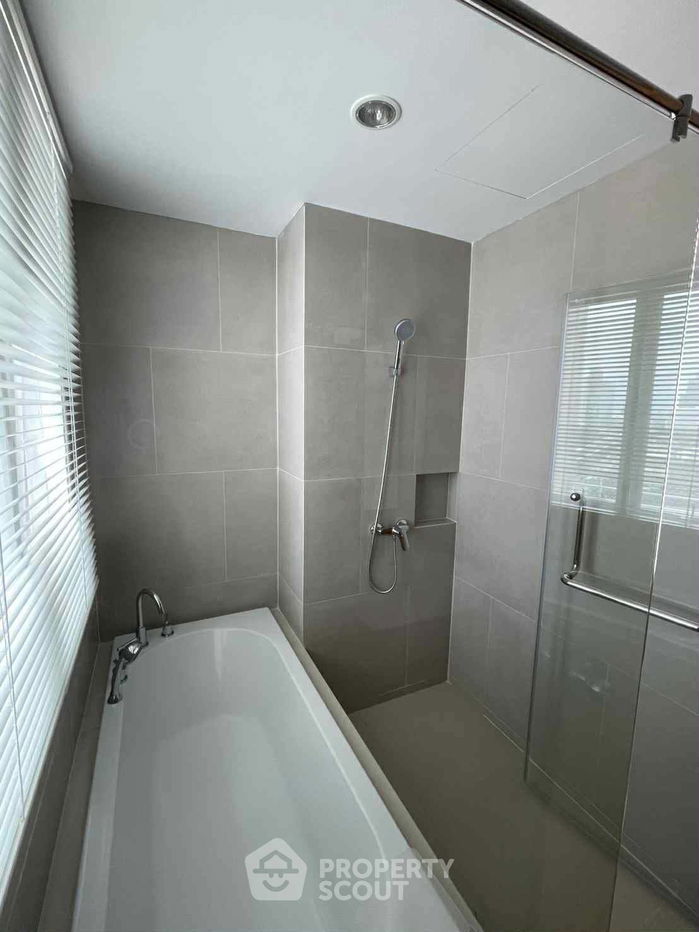 picture 2-BR Condo at Villa Sathorn near BTS Krung Thon Buri (ID 2315393) - 8/11