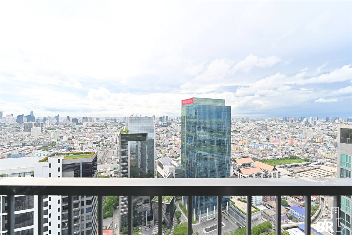 picture Noble Revolve Ratchada 2 Elevate Comfort at an Unbeatable Price near MRT Cultural Center of Thailand Station - 2/10