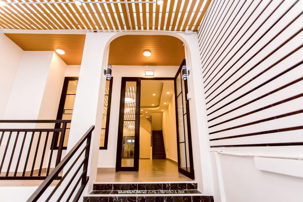 รูป 🏡✨ ขายทาวน์โฮม 3 ชั้น รีโนเวทใหม่ ย่านเสรีไทย 17 4 ห้องนอน 4ห้องน้ำสวยจึ้งทุกมุม! สไตล์มินิมอล-โมเดิร์น โทนขาวคลีน - รูปที่ 4/20