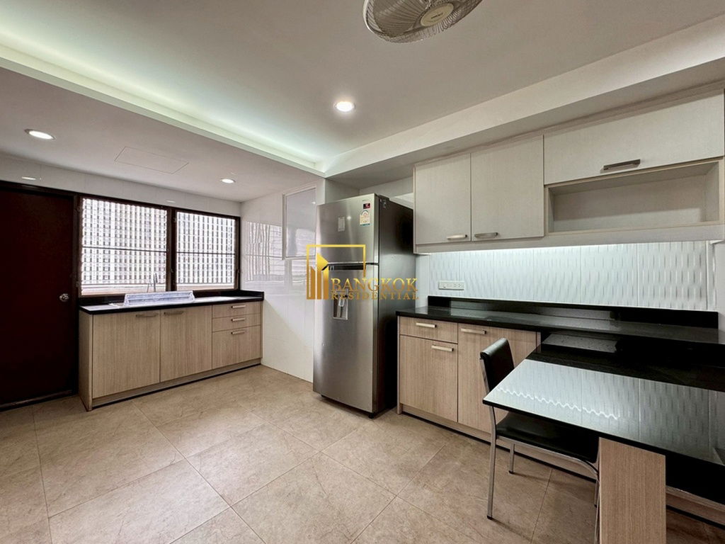 picture Expansive 3 Bedroom Duplex Apartment in Phrom Phong Area - BR21310AP - 10/51