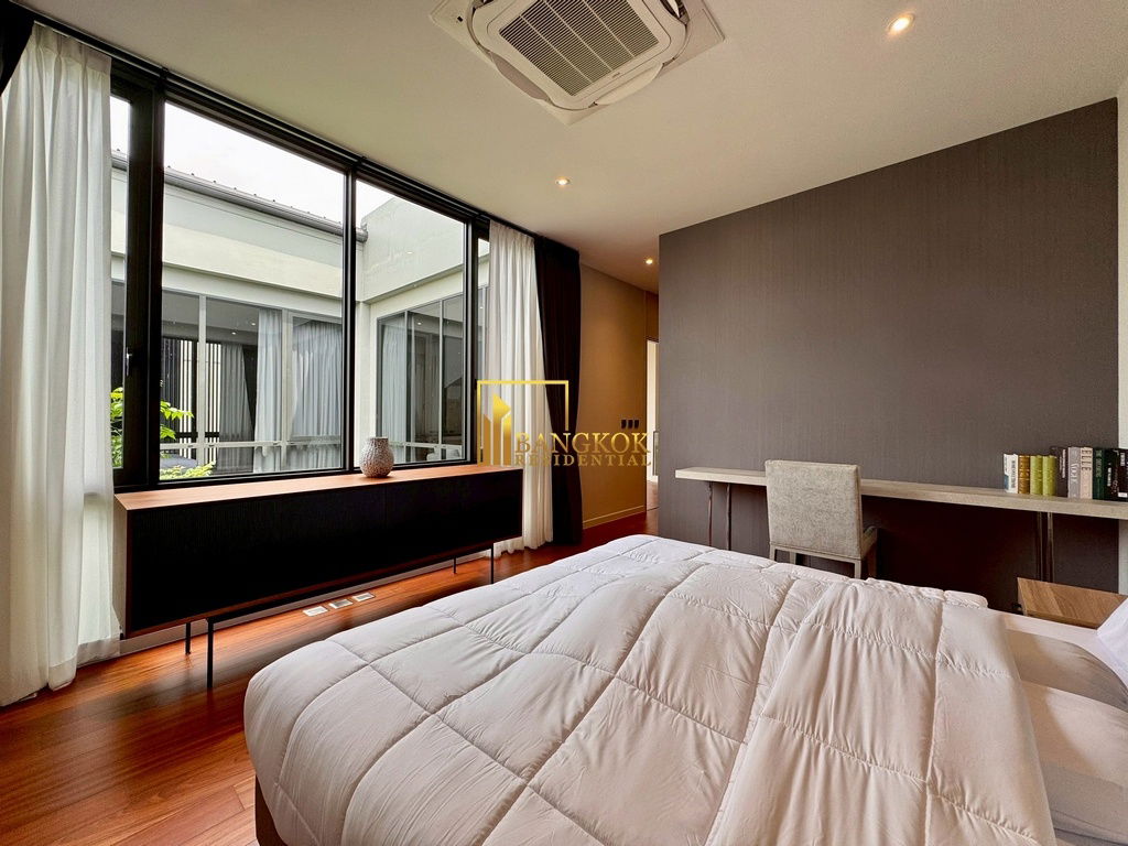 รูป Bugaan Pattanakarn | Elegant 4 Bed House in Pattanakarn Area - BR28255SH - รูปที่ 53/65