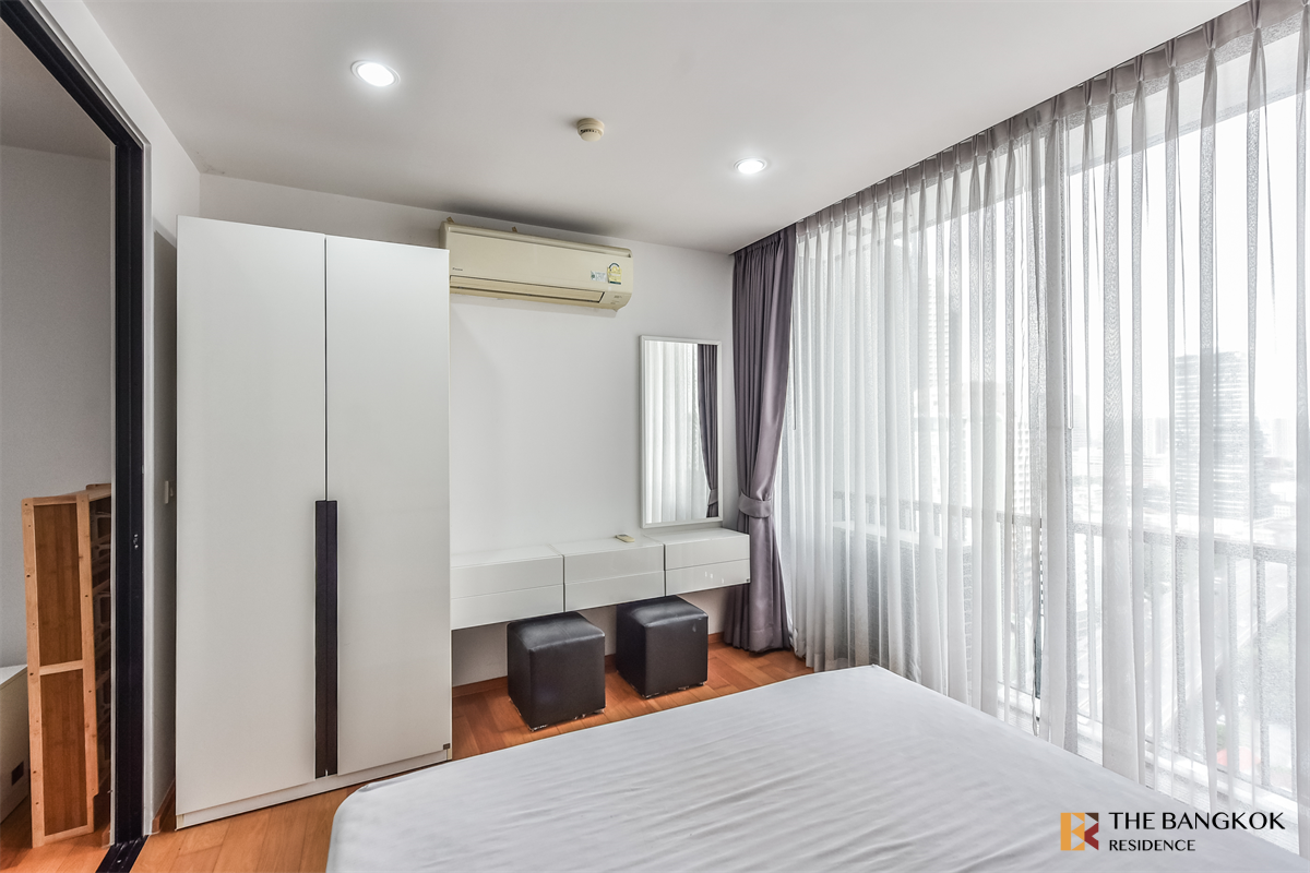 picture Book before anyone else Noble Revo Silom near BTS Surasak - 8/9