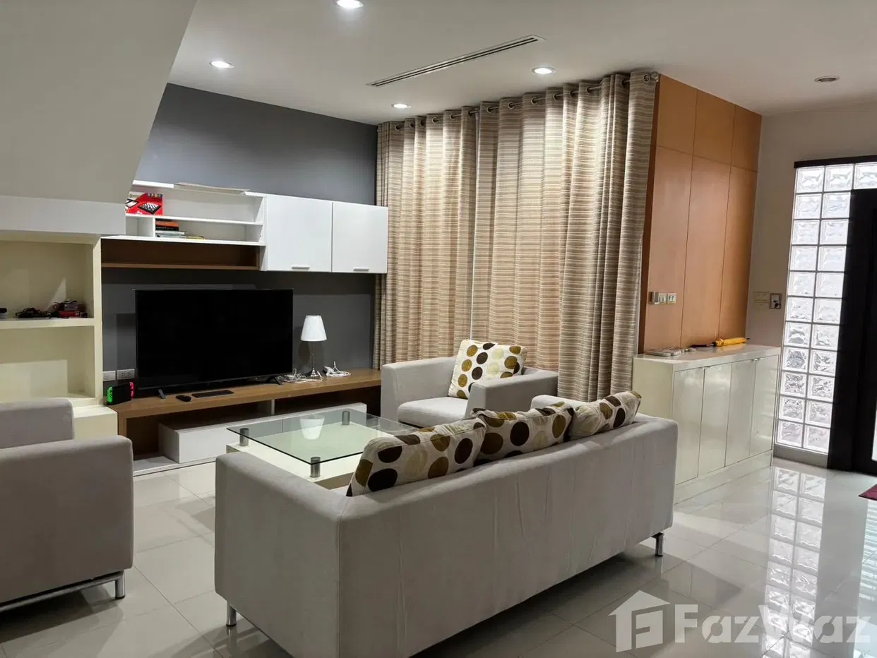 picture 4 Bedroom Townhouse for sale in Khlong Toei Nuea, Bangkok  5669549 - 28/31
