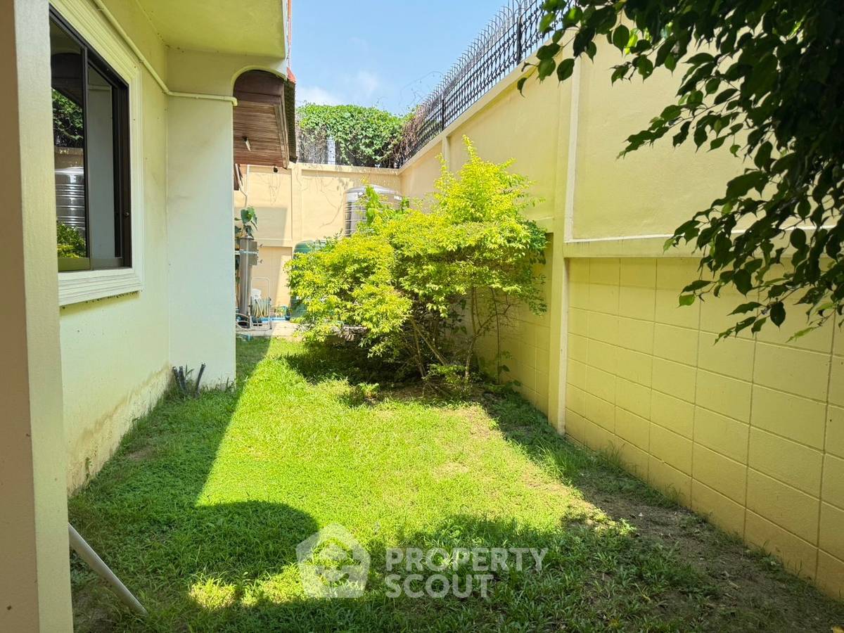 picture 3-BR House at Eakmongkol Village 1 close to Pattaya (ID 2137967) - 27/29