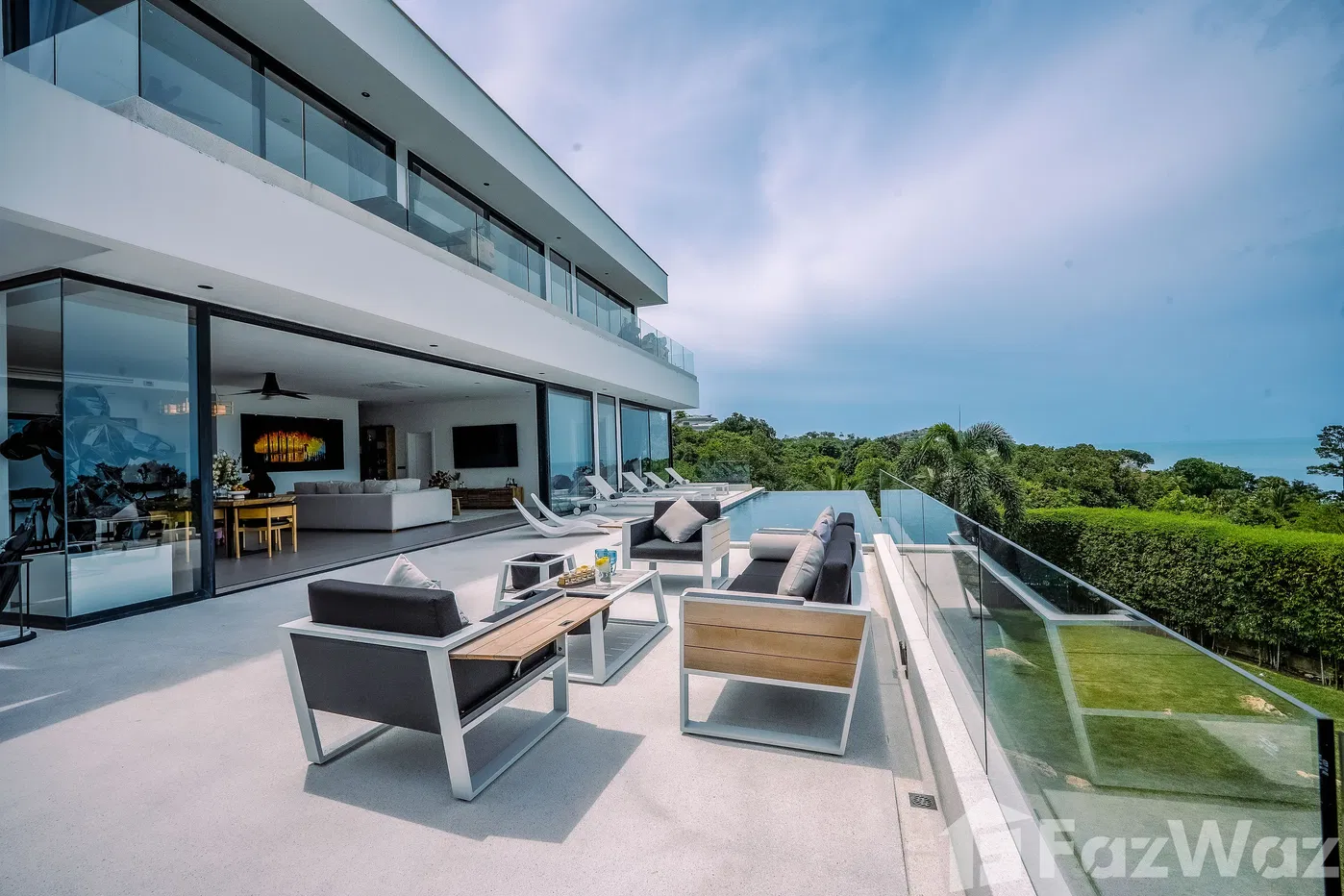 picture Contemporary 6-Bedroom Sea View Villa 5606118 - 10/20