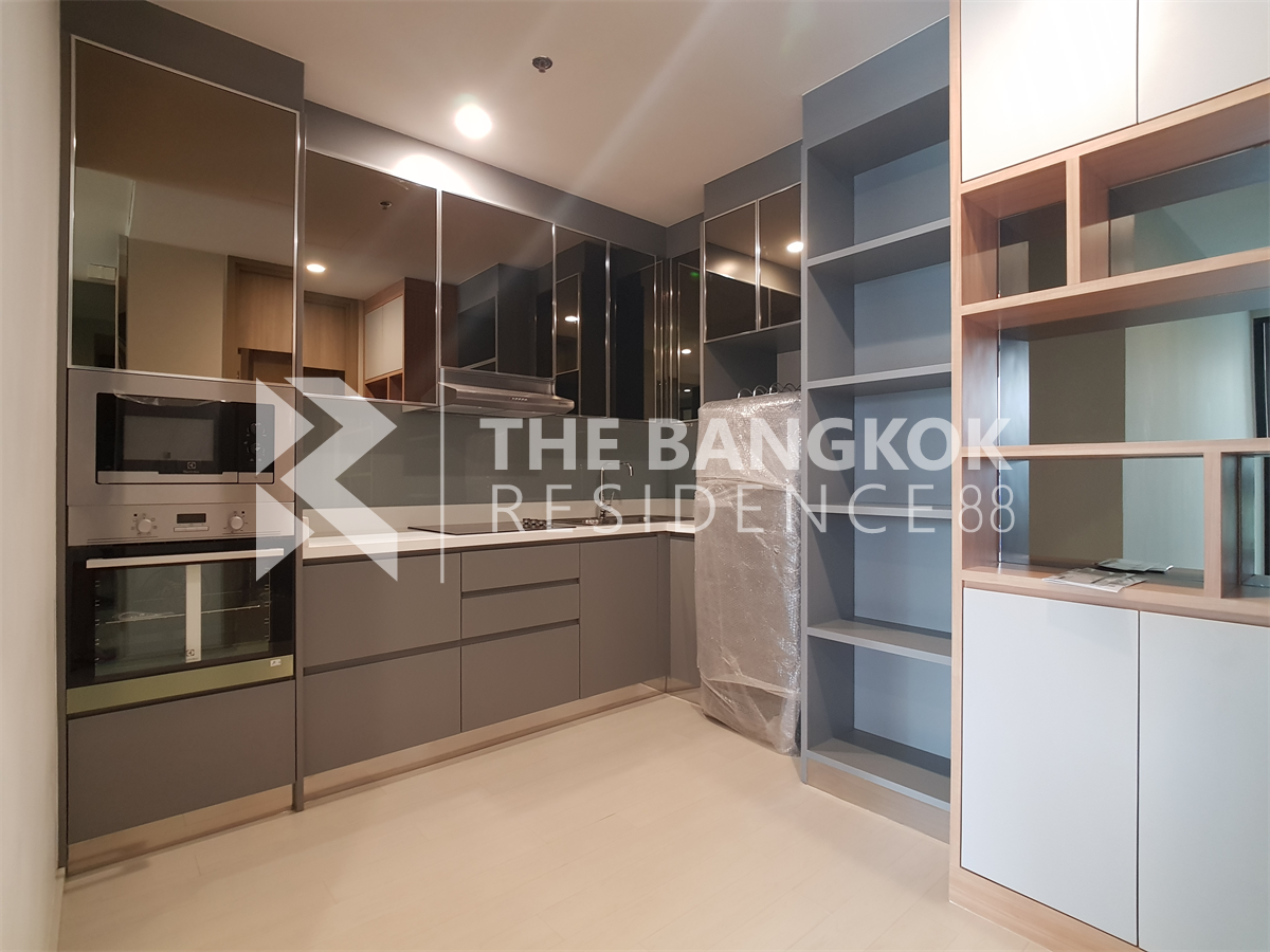 picture Noble Ploenchit near BTS Phloen Chit Save Time, Convenient Travel - 1/9