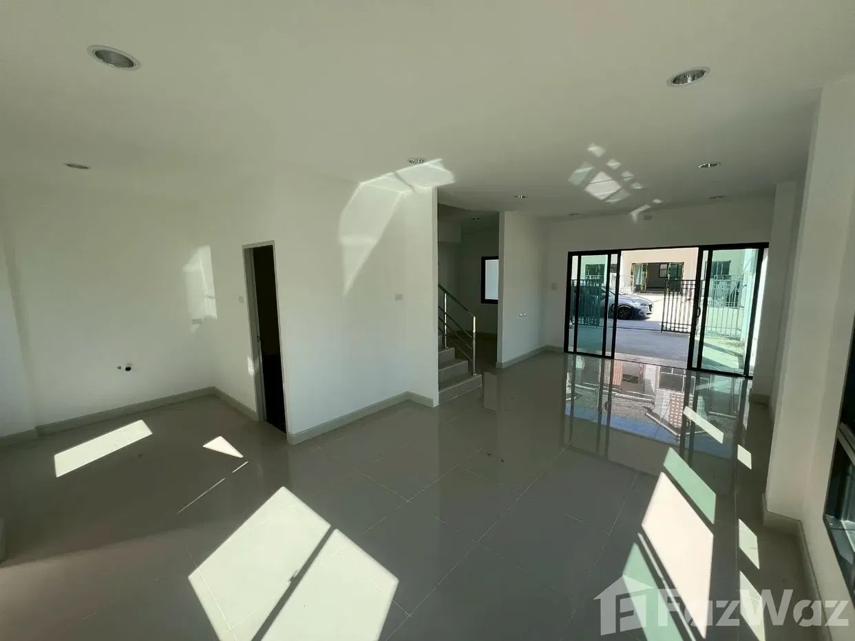 picture Townhome at Zensiri Nern Plubwan 28 For Sale 5569356 - 2/8