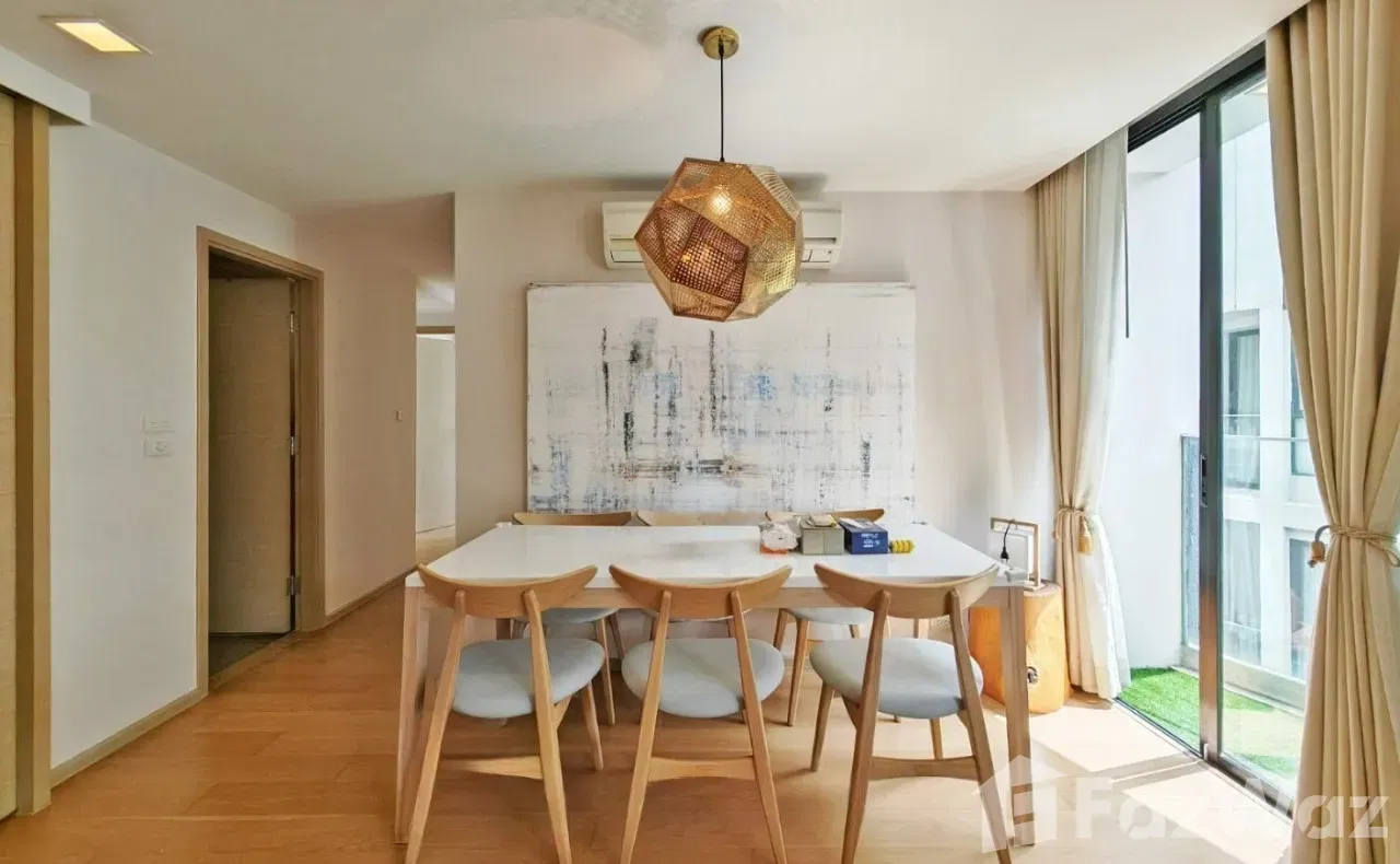 picture Amazing Location 3 bed Corner Unit with Unobstructed Views 1941855 - 4/12