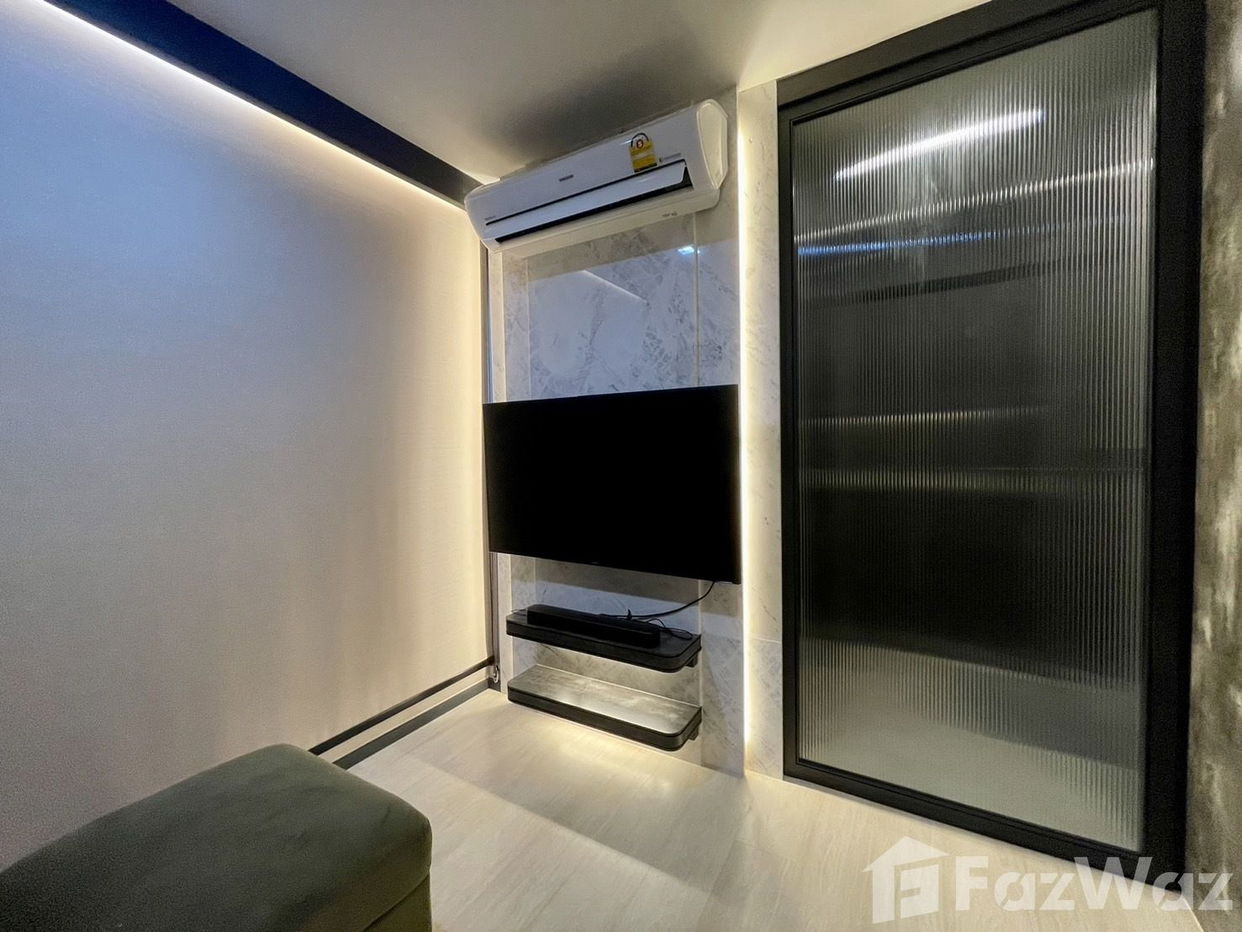 picture rent 1867776 - 8/24