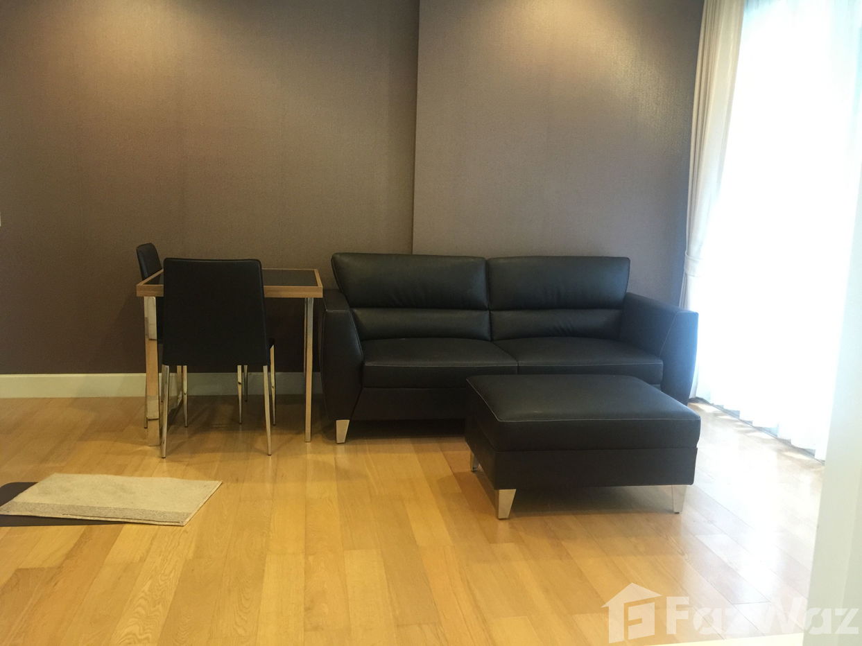 picture Quiet location near conveniences of Silom and Sathorn Road 1172410 - 1/7