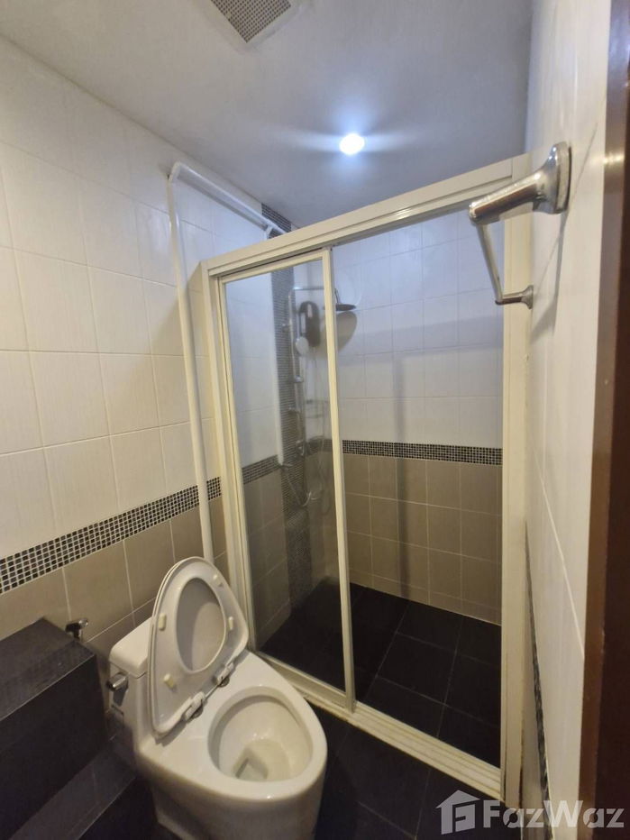 picture 2 Bedroom Pet Friendly Townhouse 1910452 - 7/14