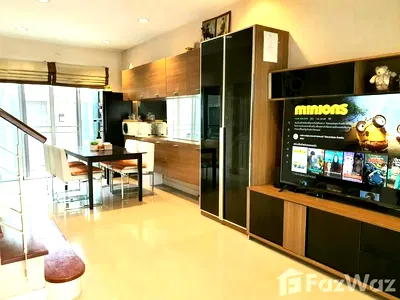 Houses for rent : 4 Bedroom Townhouse for sale at Baan Klang Muang Urbanion Sa 5350803