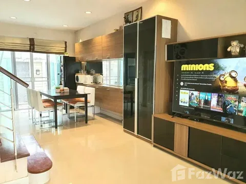 4 Bedroom Townhouse for sale at Baan Klang Muang Urbanion Sa 5350803