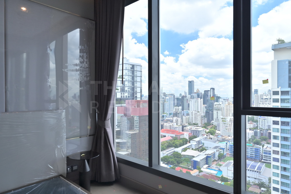 picture THE ESSE at SINGHA COMPLEX near MRT Phetchaburi Station Location Near Employment, Surrounded by Lifestyles - 8/10