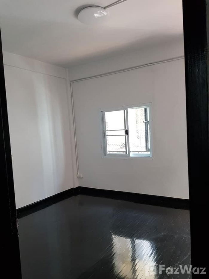 รูป ให้เช่าทาวเฮ้าส์ 3 ชั้น อยู่ในหมู่บ้านนครหลวง 1 ถ.นางลิ้นจี่ ช่องนนทรี 1629880 - รูปที่ 9/16