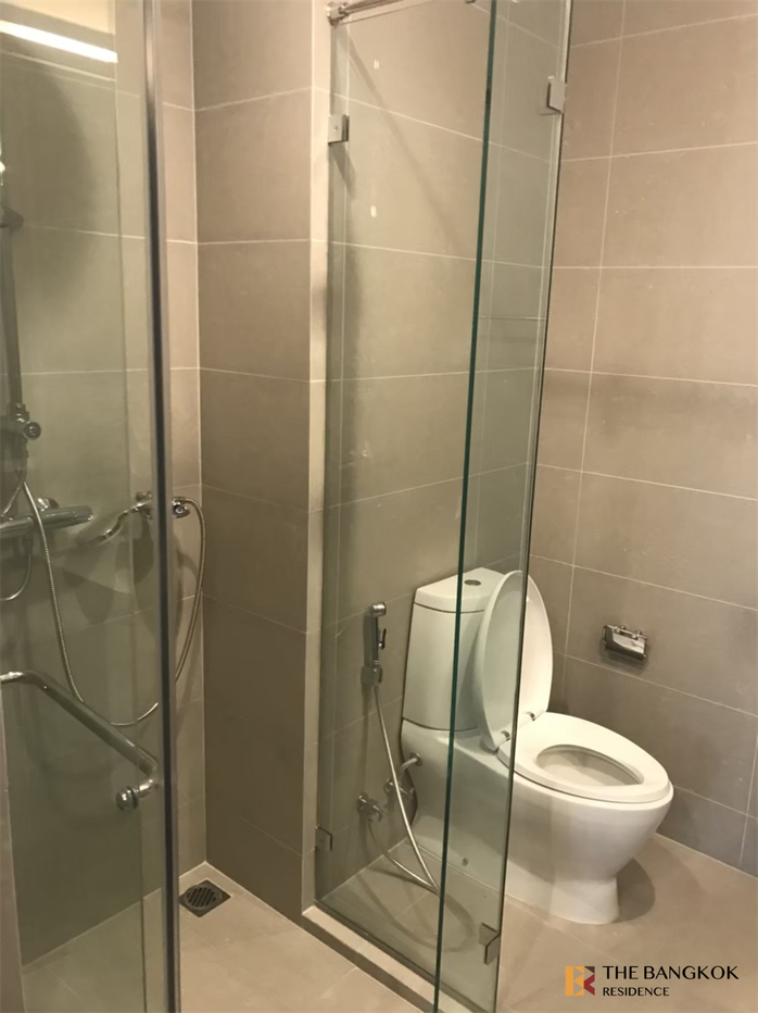 picture Noble Ploenchit near BTS Phloen Chit Special Unit, Quality Guaranteed by Top Brands - 1/9