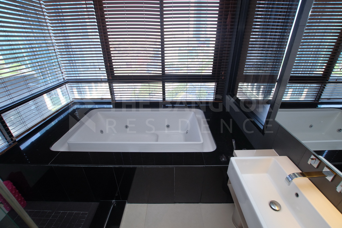 picture Condo in Prime Location, Attractive Price Ivy Ampio near MRT Cultural Center of Thailand Station - 8/10