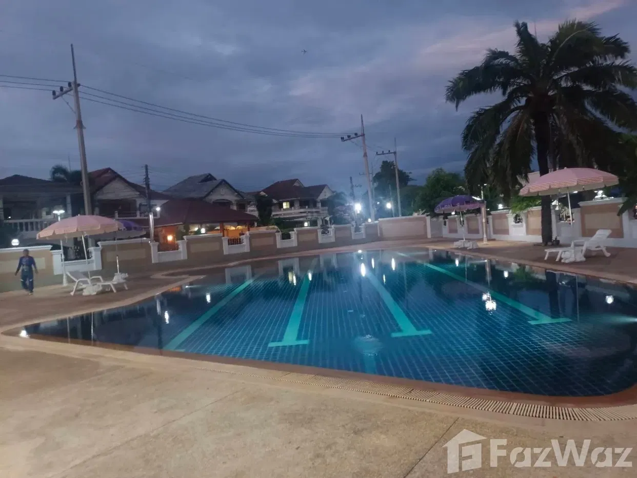 picture Clubhouse with Swimming Pool for Sale 5689711 - 2/10