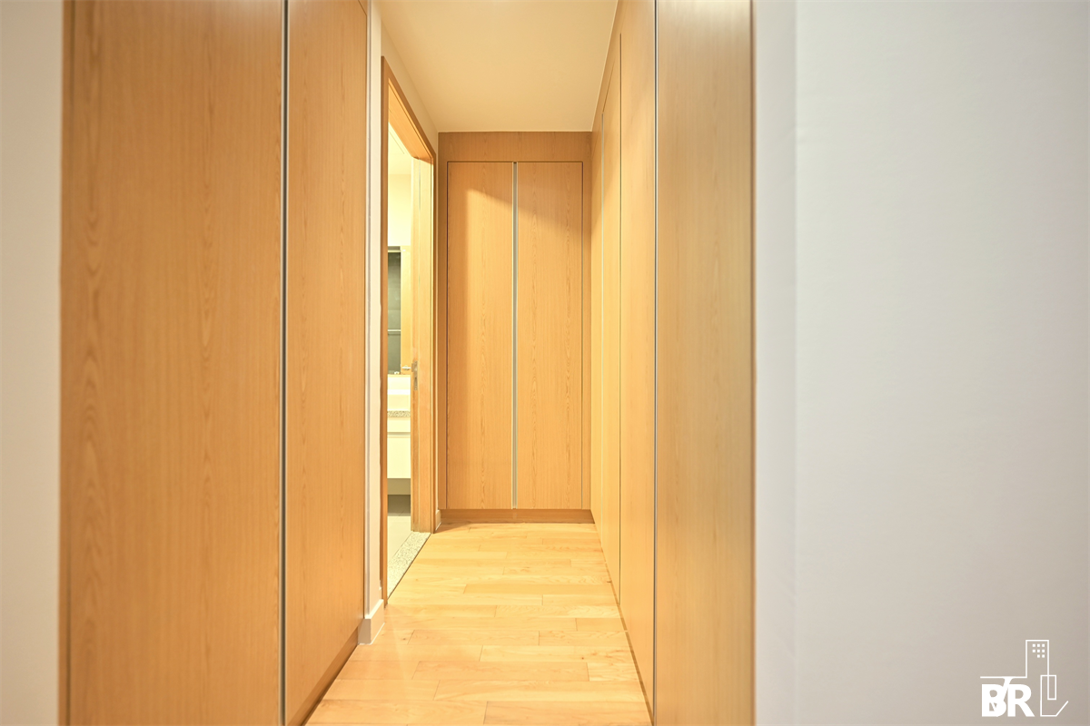 picture Millennium Residence  Location Near Employment, Surrounded by Lifestyles - 2/10
