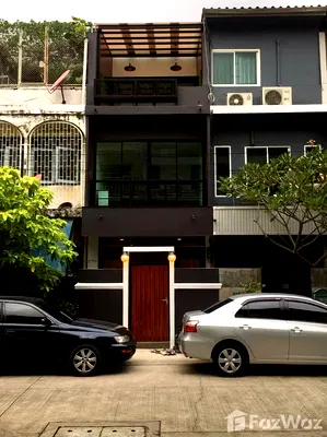 เช่าทาวน์โฮม เขตคลองเตย : ทาวน์เฮ้าส์ให้เช่า 3 ห้องนอน ใน คลองเตย, กรุงเทพมหานคร 161644