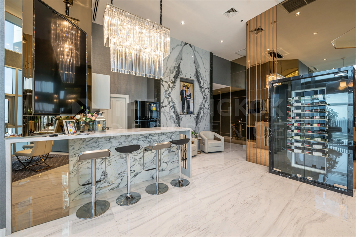 picture Luxury Condo at Special Price Belle Grand Rama 9 near MRT Rama 9 Station - 8/10