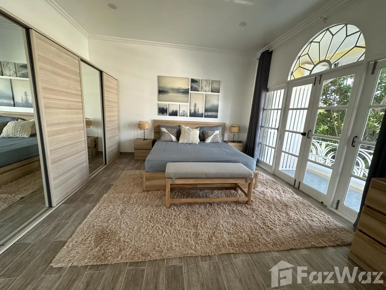 picture A beautiful 4-bedroom townhouse with a stunning lake view 5685493 - 33/35