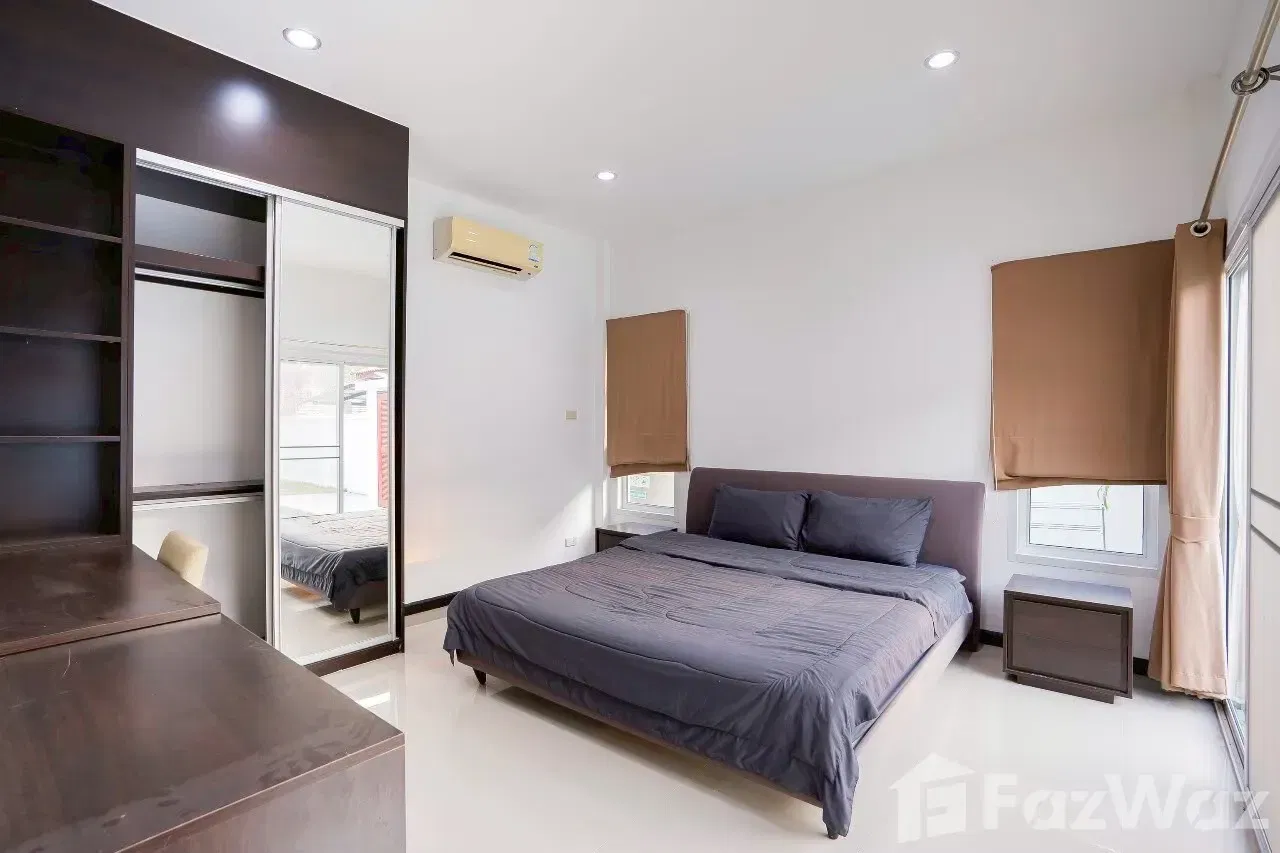 รูป Big house 3 bedrooms 4 bathroom only 6 minutes to downtown 1838146 - รูปที่ 17/23